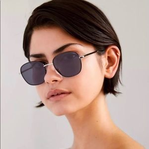 ISO Urban Outfitters Harlow Sunglasses Square